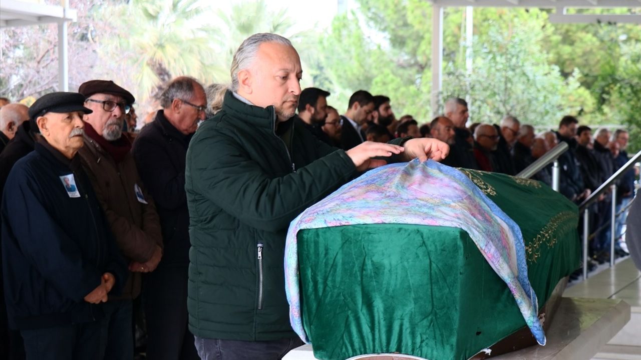 Gazeteci Ömür Olgundemir, Son Yolculuğuna Uğurlandı