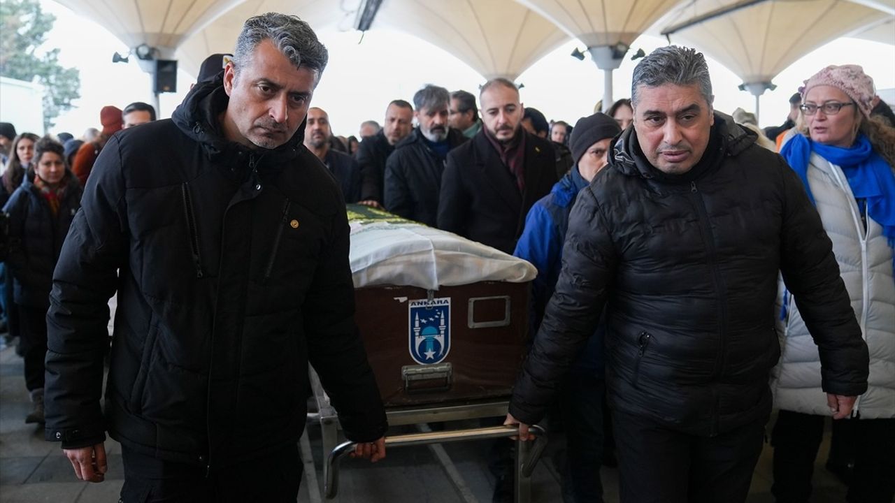Gecekondu Yangınında Hayatını Kaybeden Ülker Güleryüz Uğurlandı