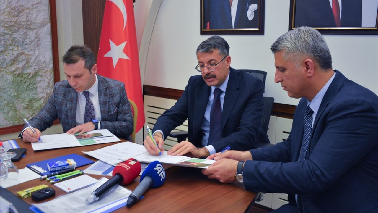 Hakkari'de Köpek Kimliklendirme Projesi Başlatıldı