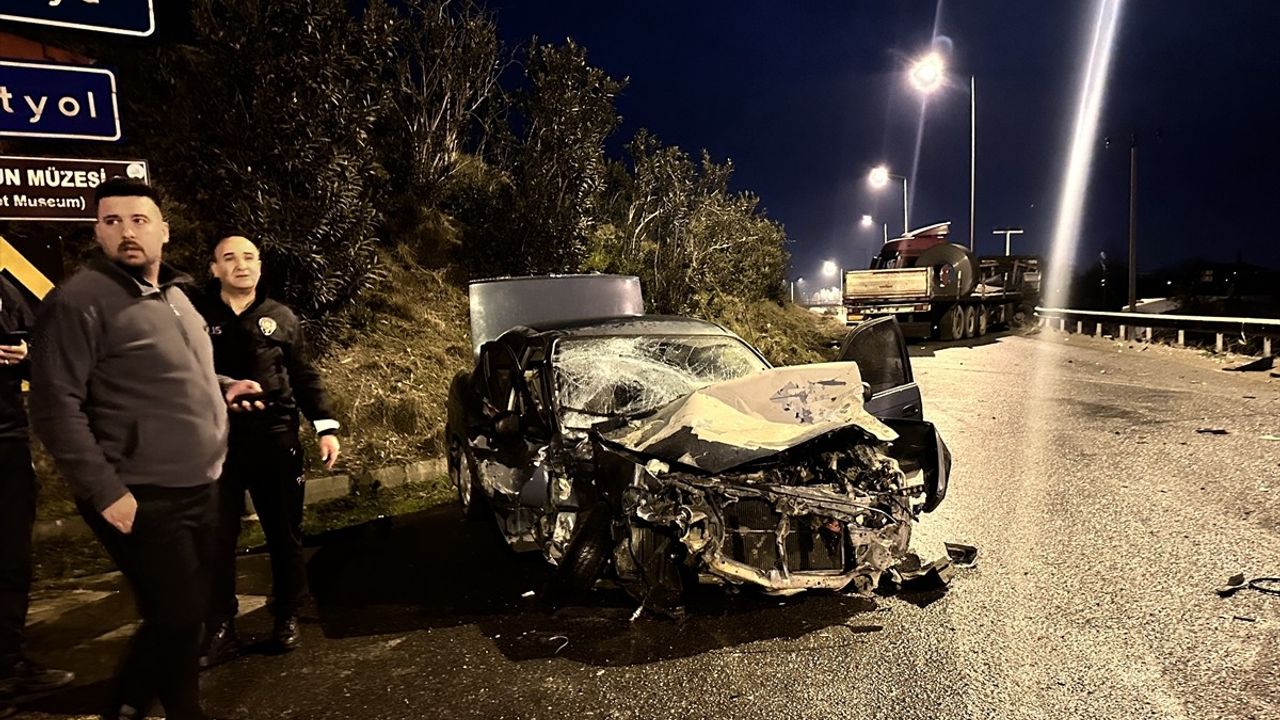 Hatay'da Tır ve Otomobil Çarpışması: 1 Yaralı