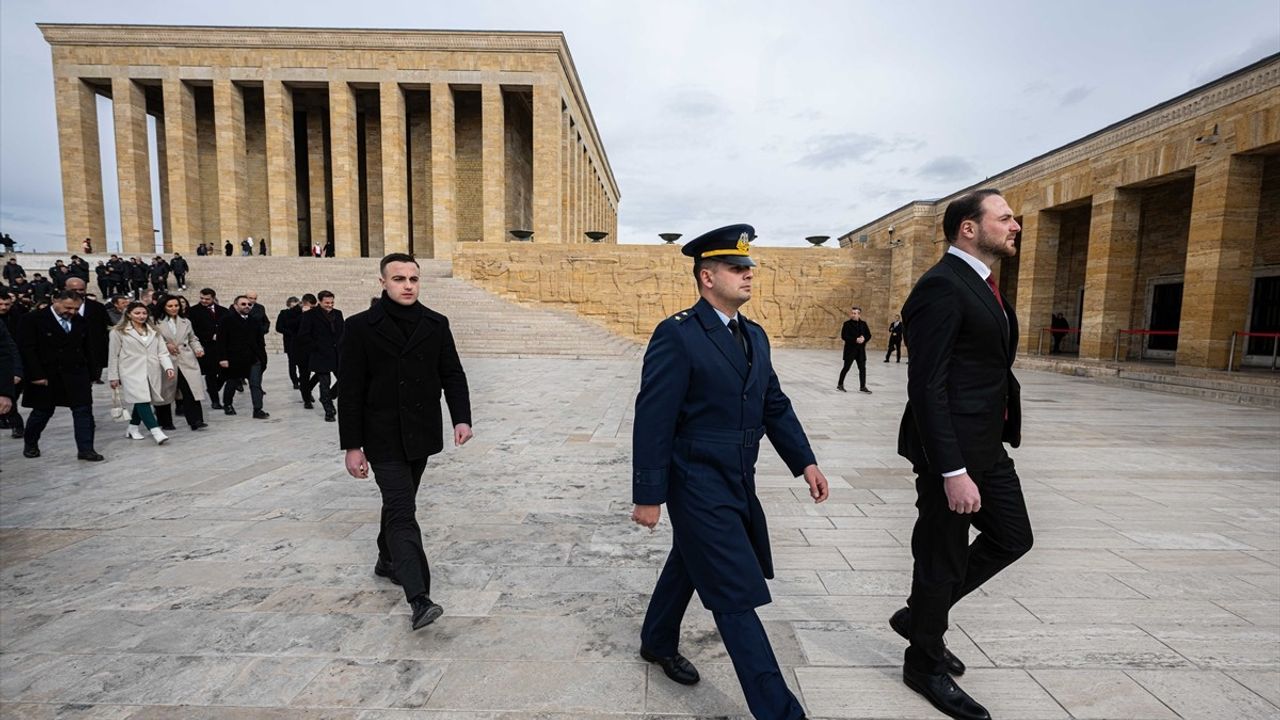 Hentbol Federasyonu Anıtkabir'de 49. Yılını Kutladı