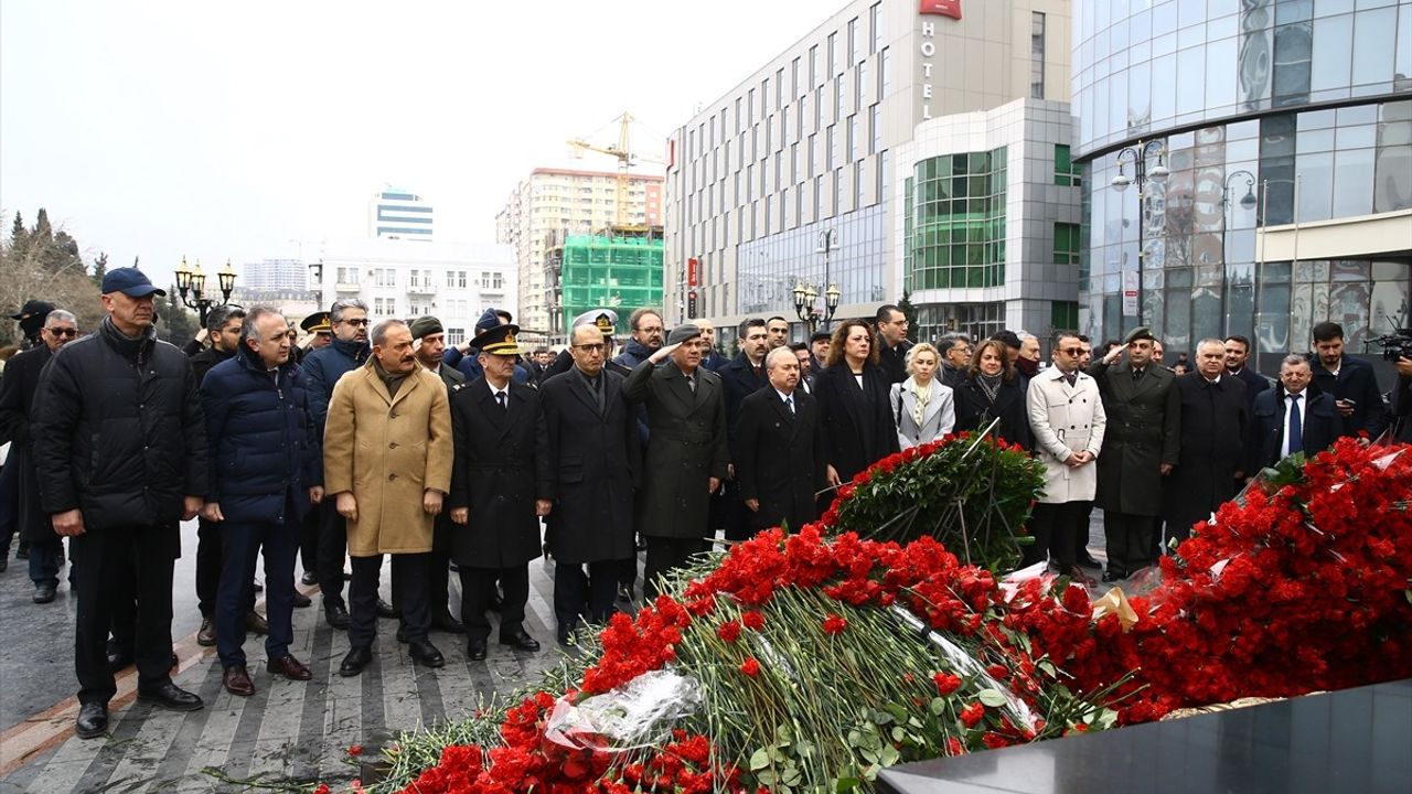 Hocalı Katliamı'nın Kurbanları Azerbaycan'da Anıldı