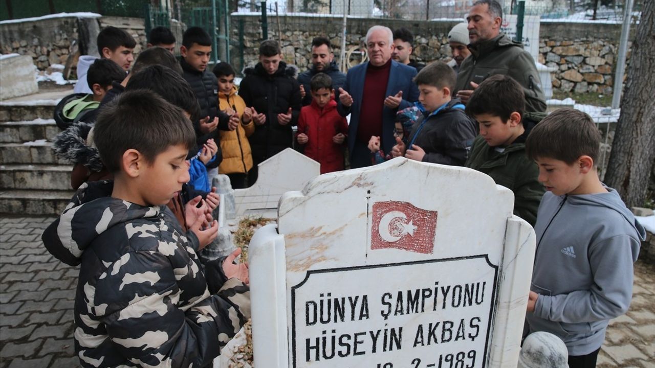 Hüseyin Akbaş Güreş Eğitim Merkezi'nde 500 Çocuğa Eğitim Verildi