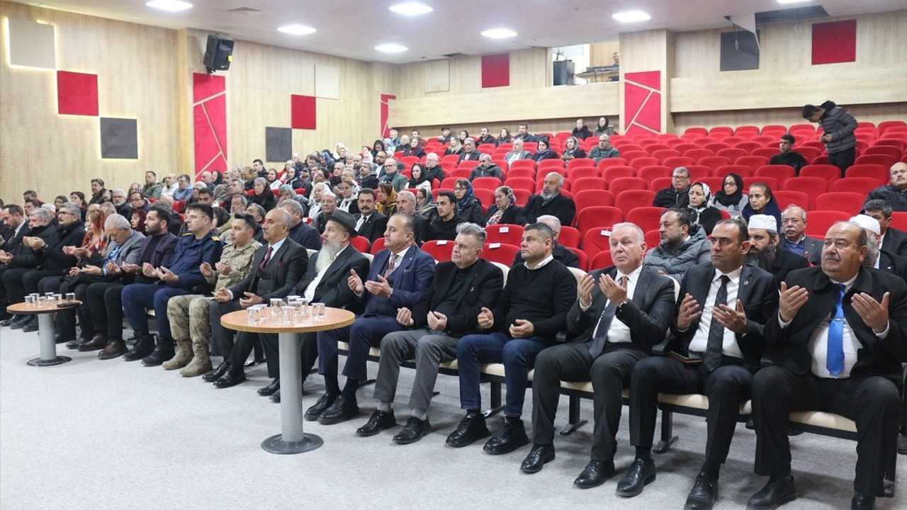 İskenderun'da Depremzedeler İçin Anma Töreni