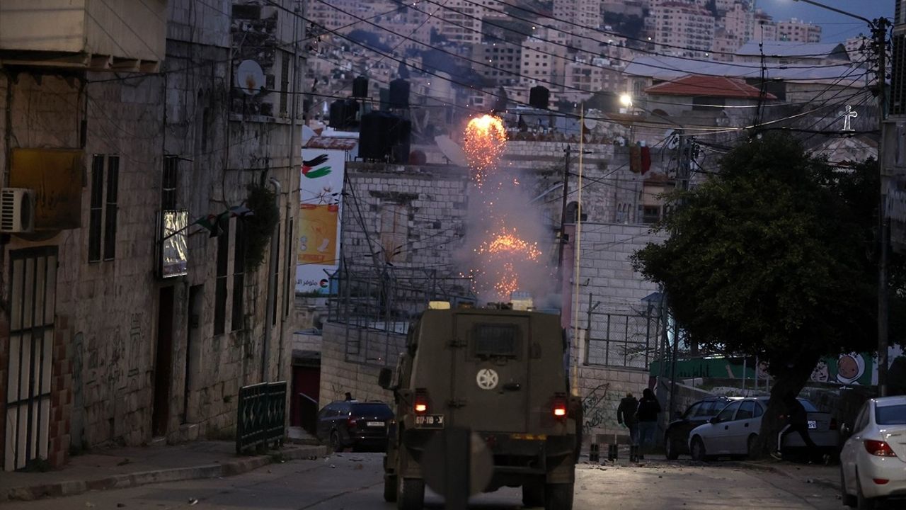 İsrail Askerleri Nablus'ta Filistinliyi Öldürdü