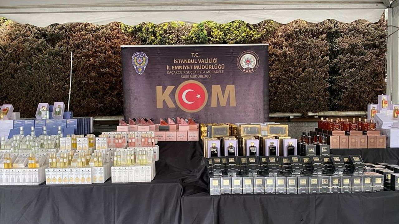 İstanbul'da Kaçak Parfüm Operasyonu: 167 Bin Şişe Ele Geçirildi