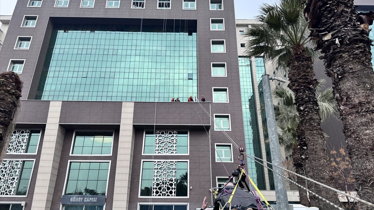 İzmir Bölge Adliye Mahkemesi'nde Deprem Tatbikatı