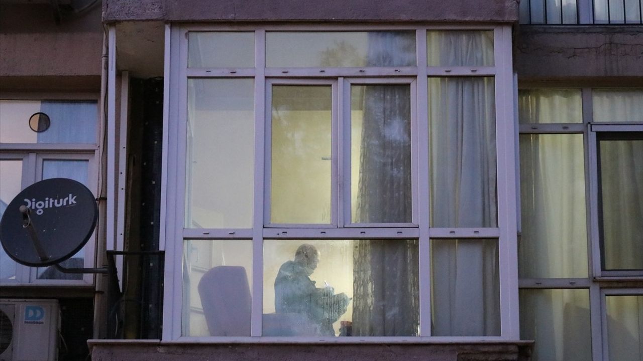 İzmir'de Silahlı Saldırı: Zanlı Yakalandı