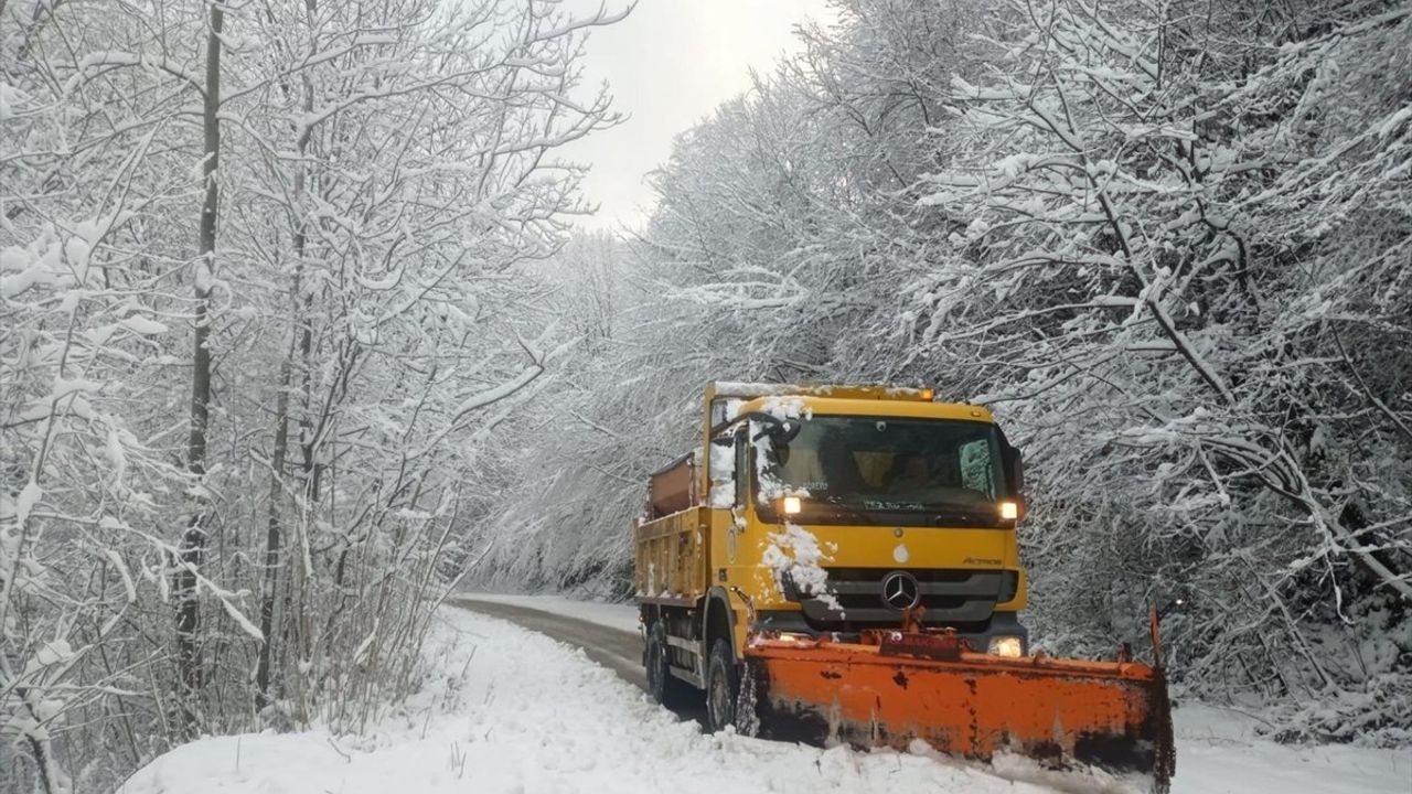 Karadeniz Bölgesi'nde 1028 Köy Ulaşıma Kapandı