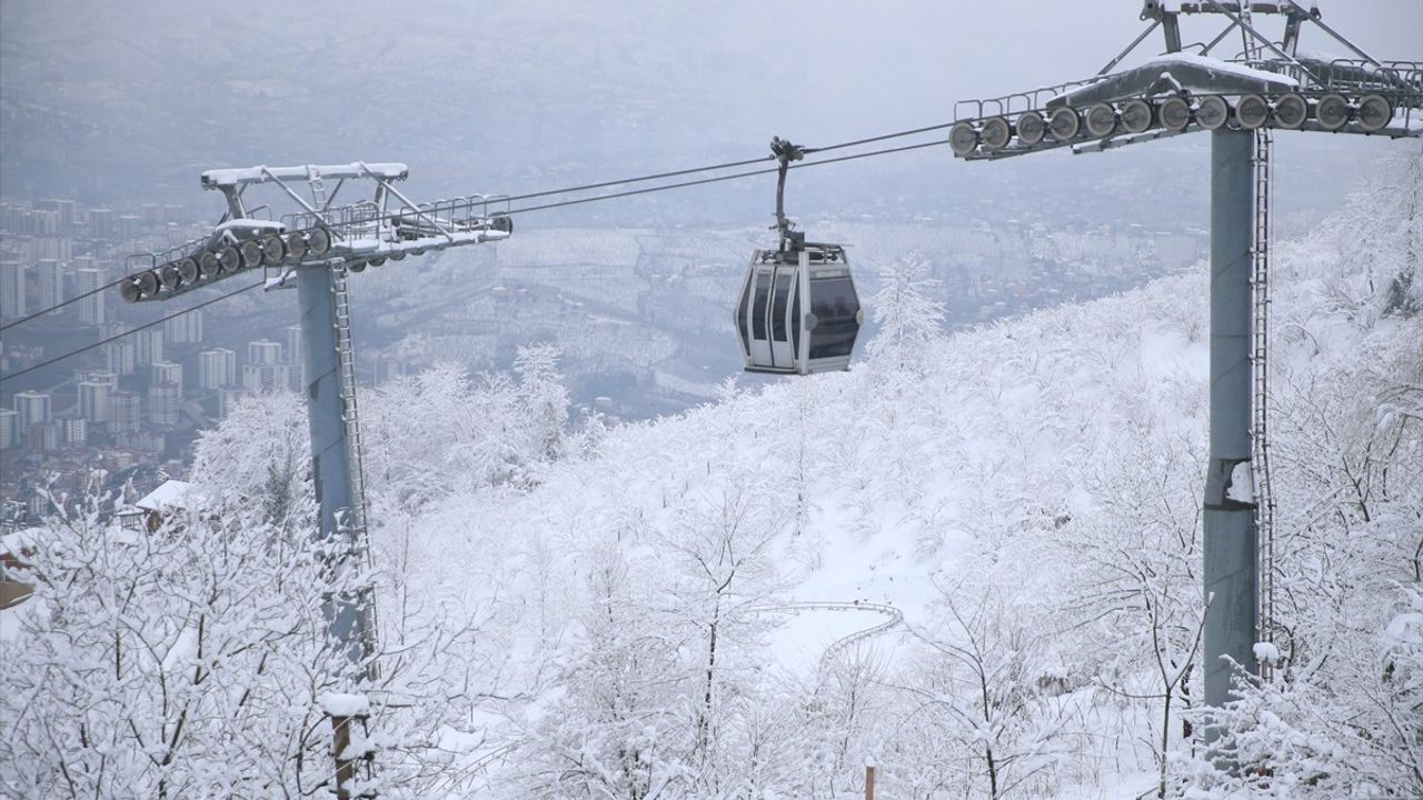 Karadeniz Bölgesi'nde Kar Yağışı Sebebiyle 391 Yerleşim Yeri Ulaşıma Kapandı