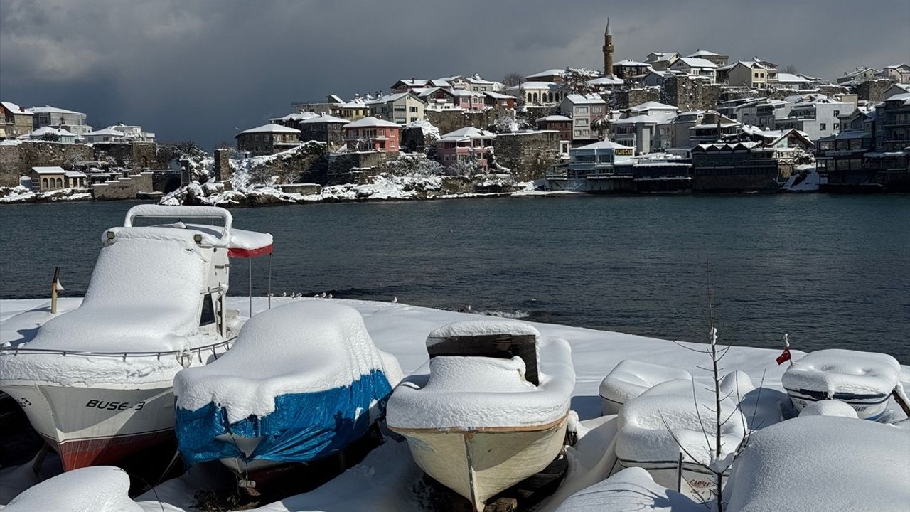 Karadeniz'in İncisi Amasra Kışın Büyüleyici Güzellikleriyle Kaplandı
