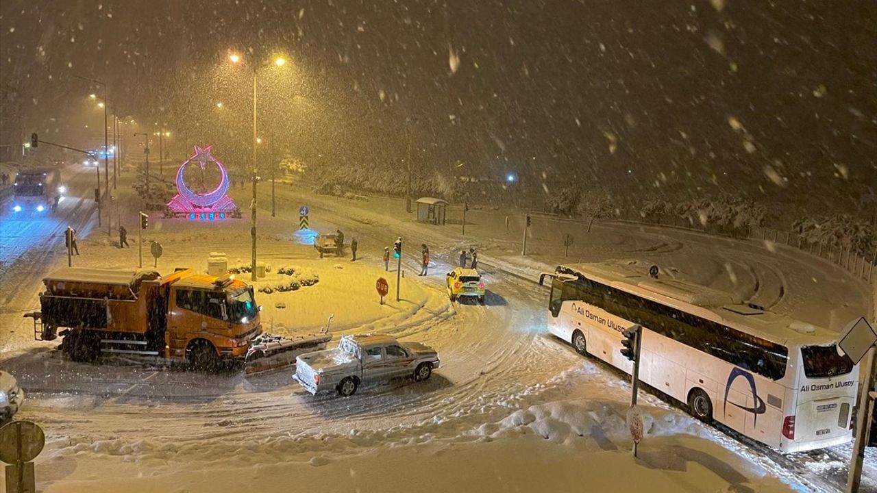 Karadeniz Sahil Yolu'nda Tır Kazası