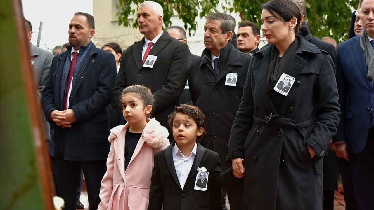 Kıbrıslı Türk İş İnsanı Asil Nadir Son Yolculuğuna Uğurlandı