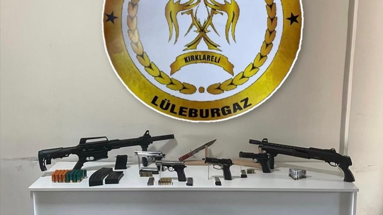 Kırklareli'nde Sosyal Medyada Silah Paylaşan 12 Şüpheli Yakalandı