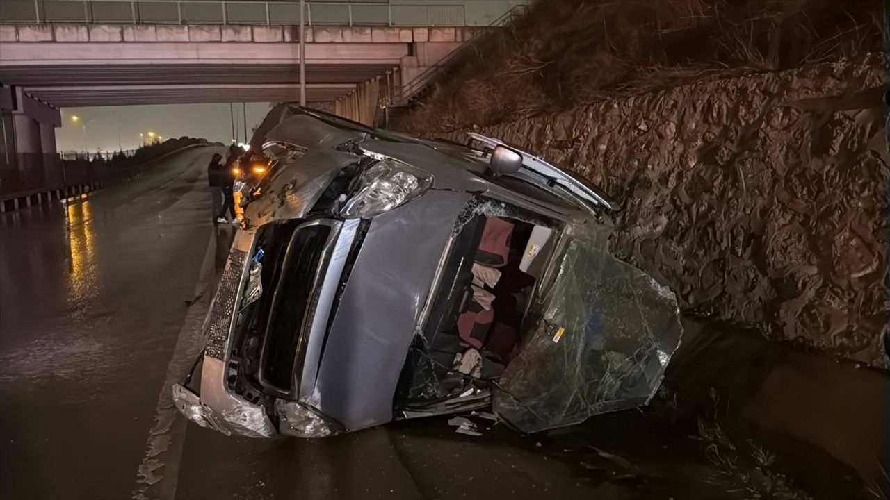 Kocaeli'de Trafik Kazası: 5 Yaralı