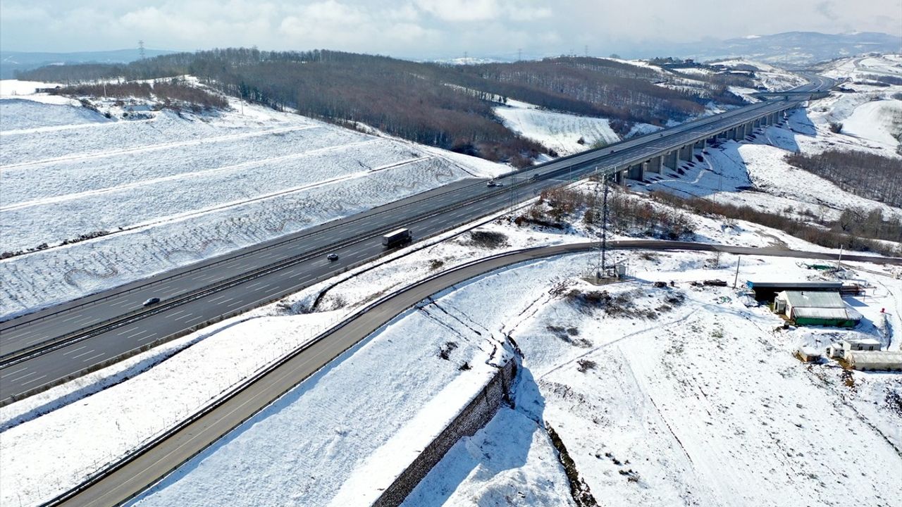 Kocaeli, Sakarya ve Karabük'te Kar Yağışı Etkili