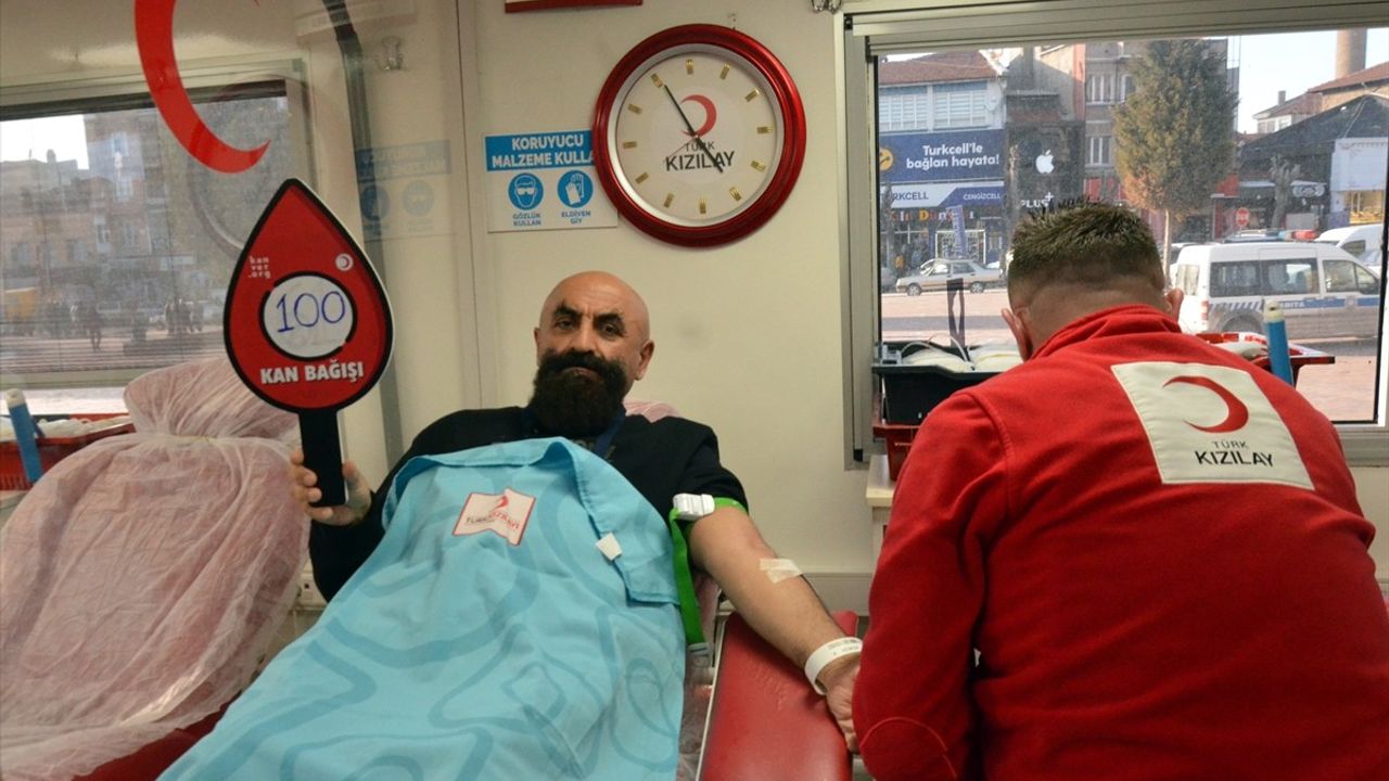 Kütahya'da 100. Kan Bağışını Yapan Doktorun Mesajı