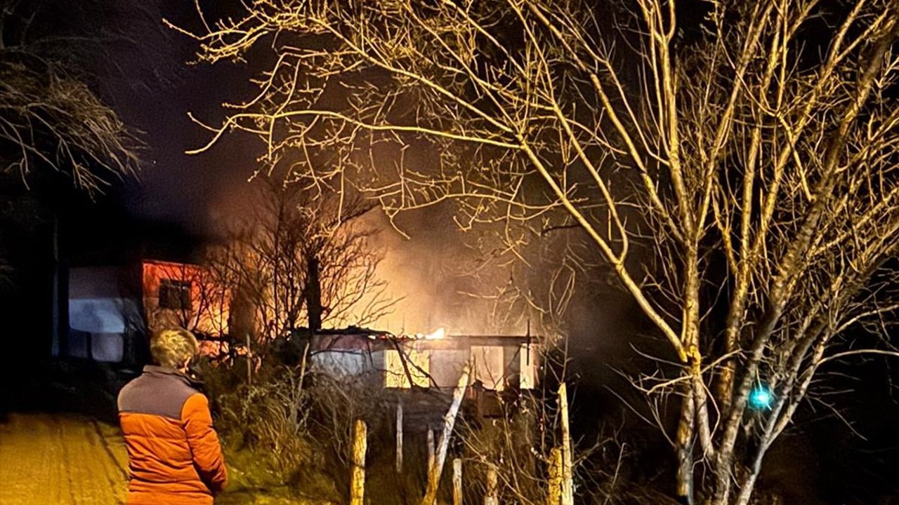 Kütahya'da Yangın Felaketi: Kıbrıs Gazisi Hayatını Kaybetti