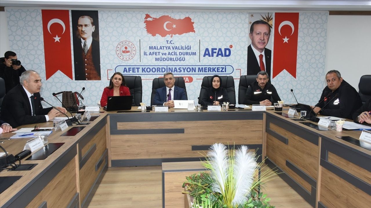 Malatya'da Depremzede Üreticilere Destek Toplantısı