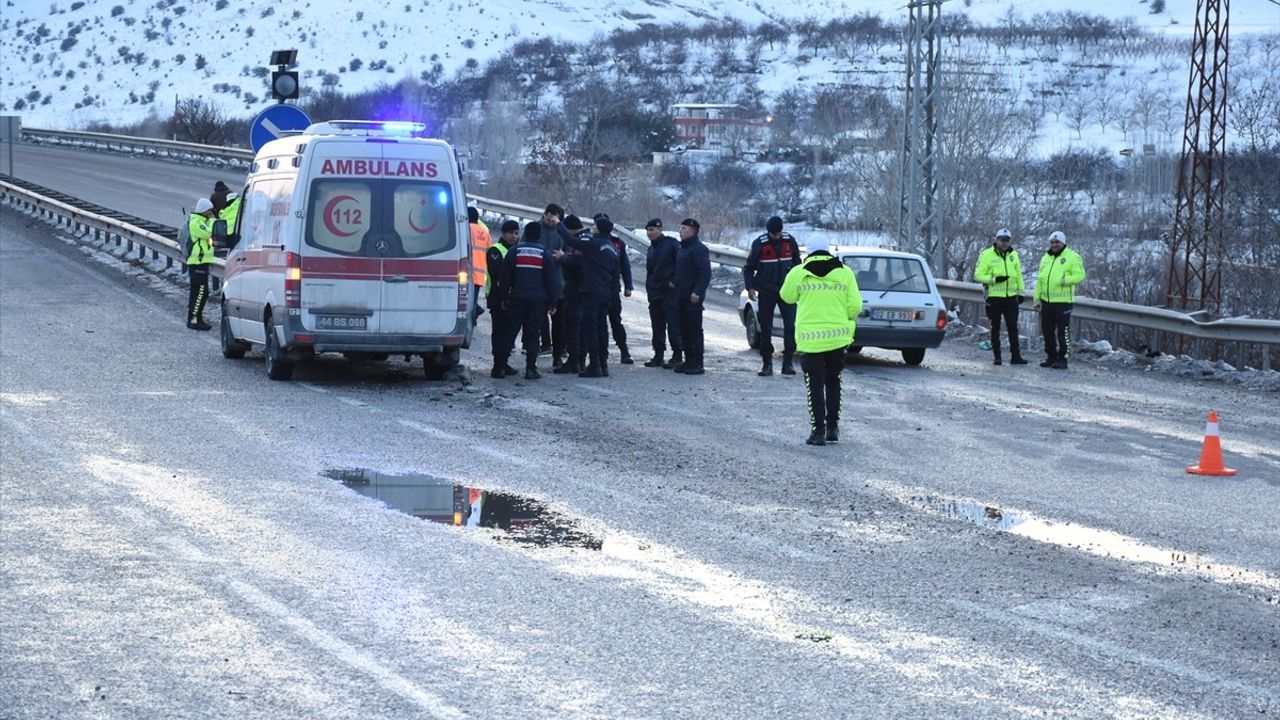 Malatya'da Minibüs Kazası: 10 Yaralı