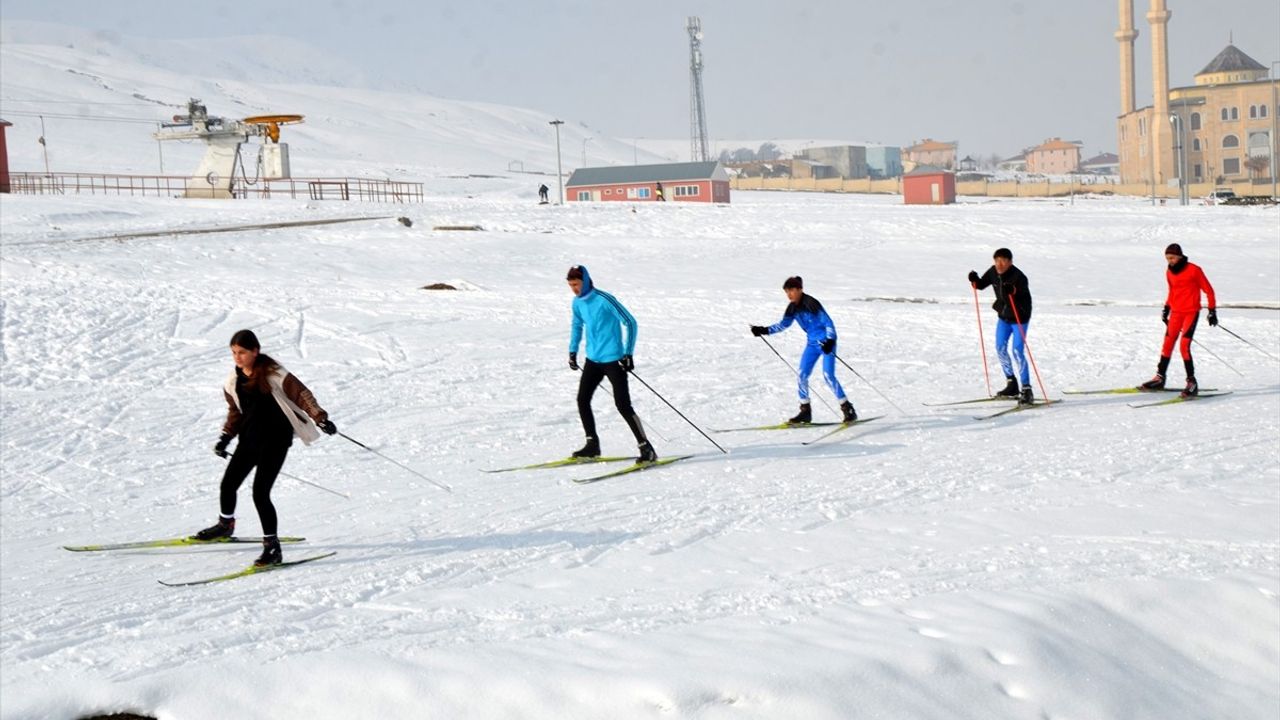 Muşlu Kayakçıların Soğuk Hava ile Mücadelesi