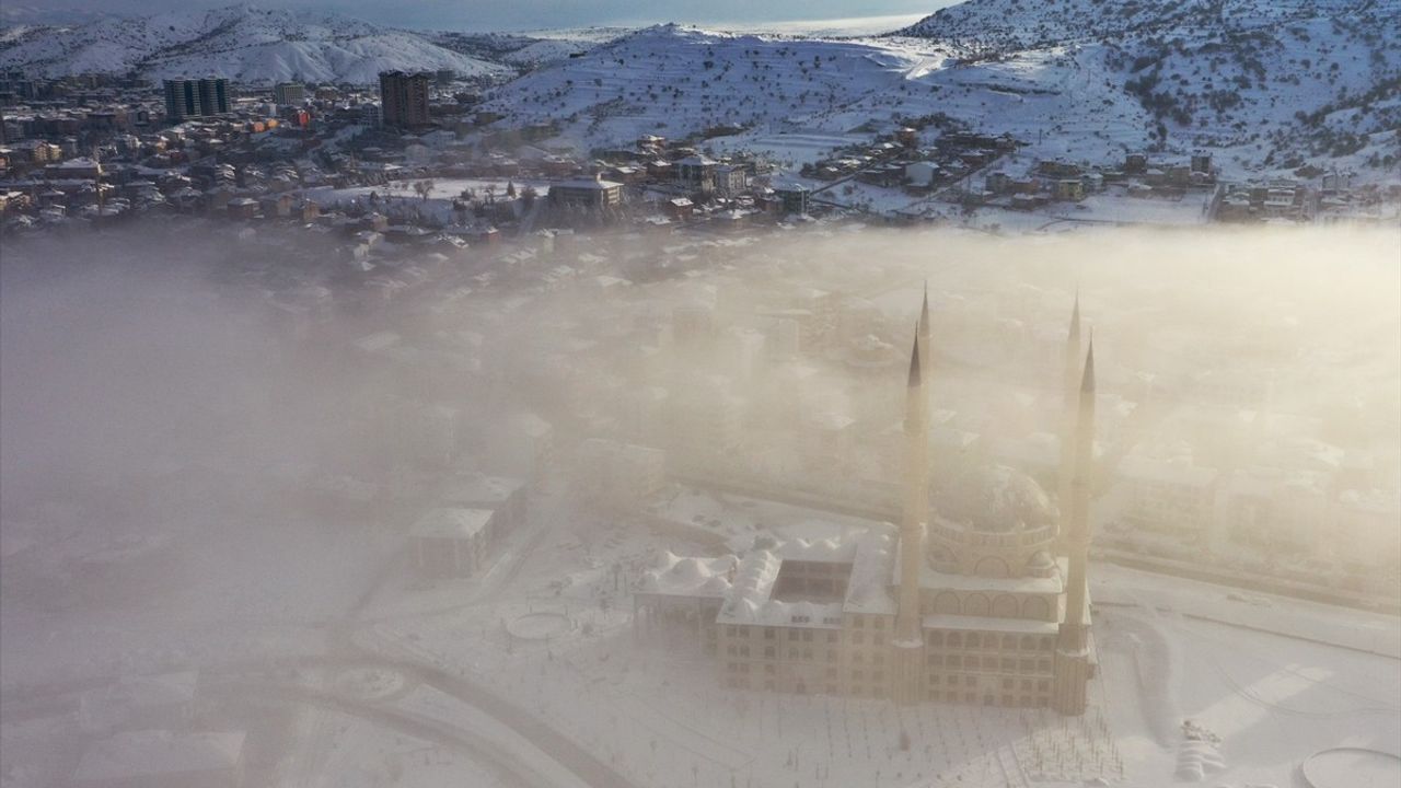 Nevşehir'de Görüş Mesafesini Düşüren Sis Etkili Oldu
