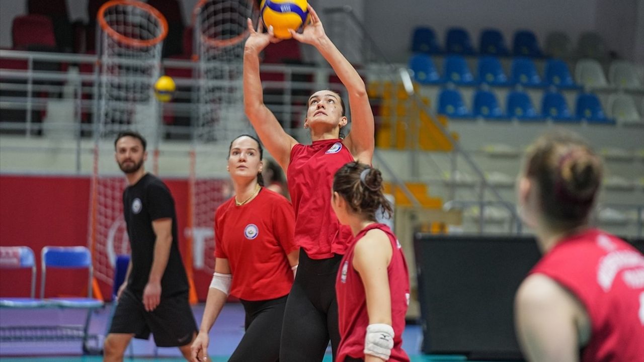 Nilüfer Belediyespor, Galatasaray'ı Mağlup Ederek Ligde Kalma Mücadelesi Veriyor