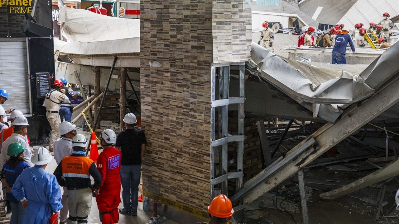 Peru'da Alışveriş Merkezinin Çatısı Çöktü: 8 Ölü, 80 Yaralı