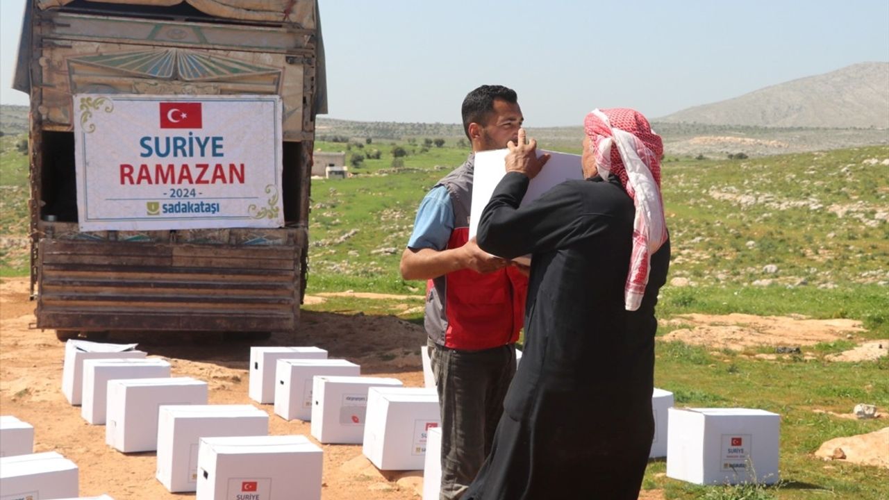 Sadakataşı Derneği Ramazan Yardımlarıyla Umut Oluyor