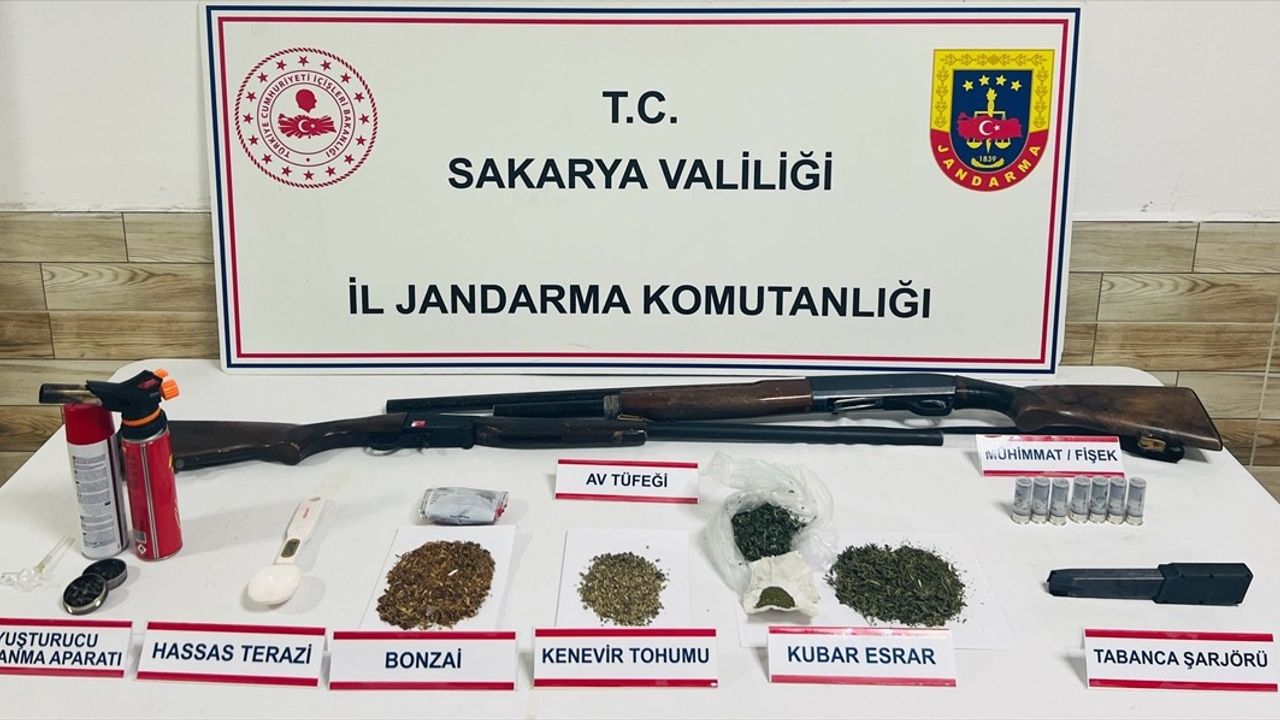 Sakarya'da Uyuşturucu Operasyonunda 2 Şüpheli Tutuklandı