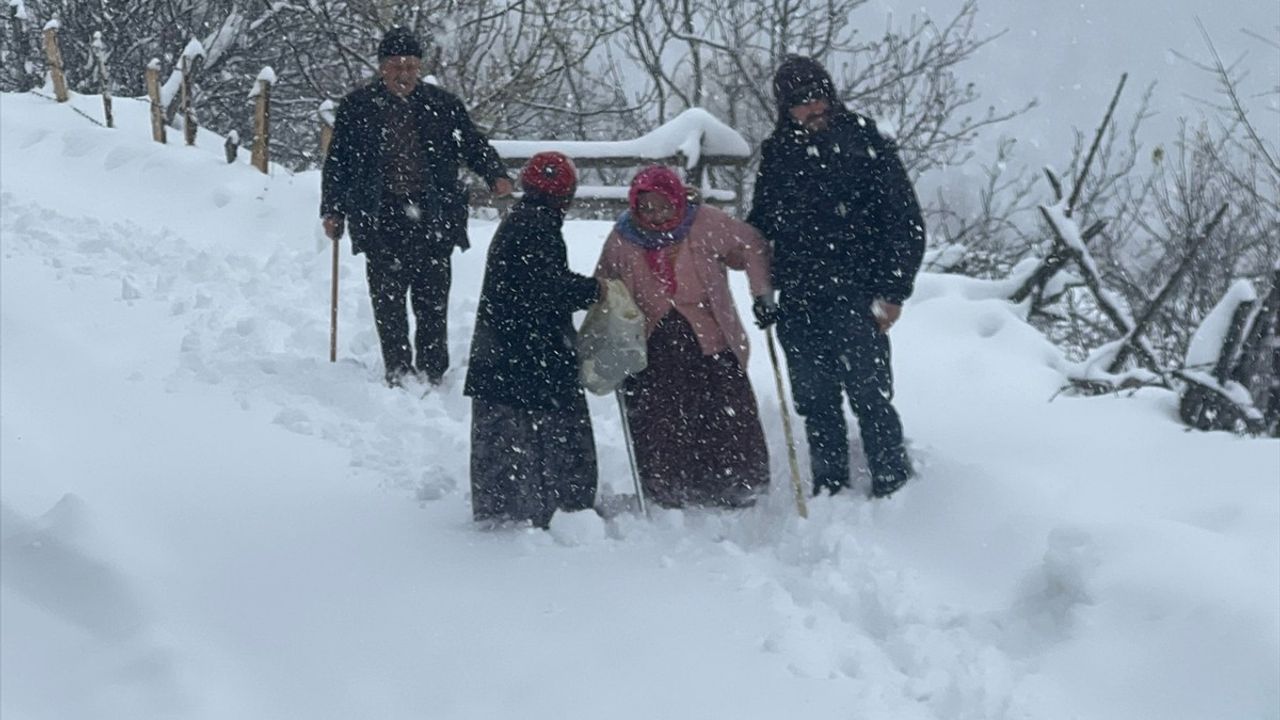 Samsun'da Kar Engeline Belediye Müdahalesi