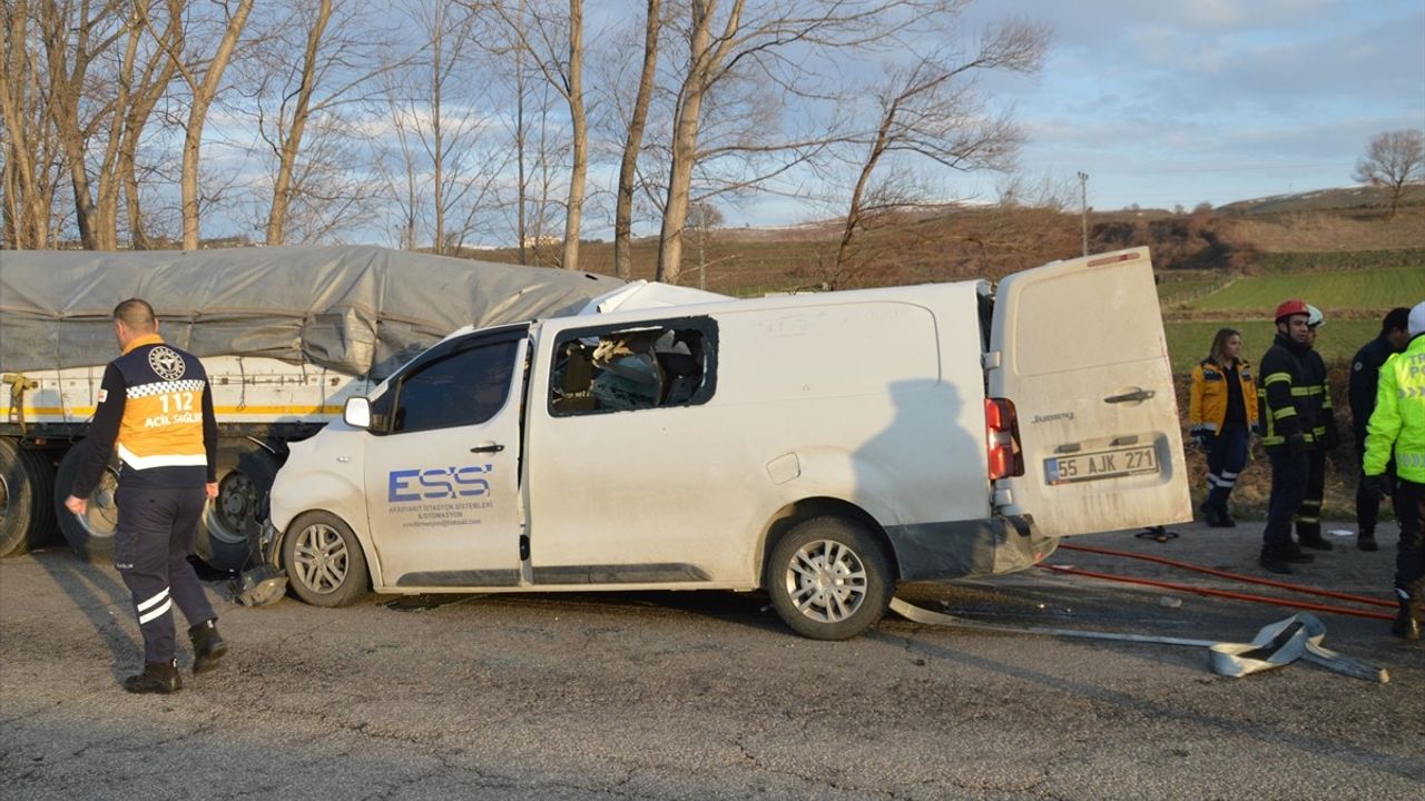 Samsun'da Trafik Kazası: 1 Ölü, 2 Yaralı