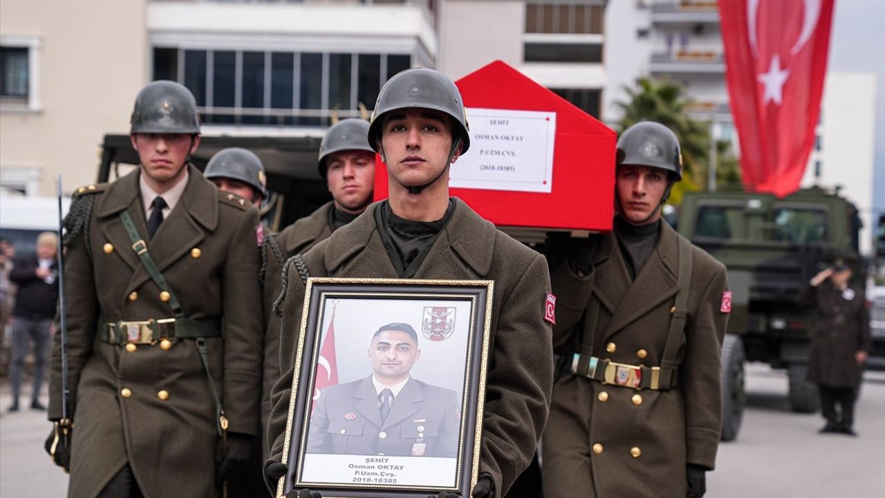 Şehit Uzman Çavuş Osman Oktay İzmir'de Uğurlandı