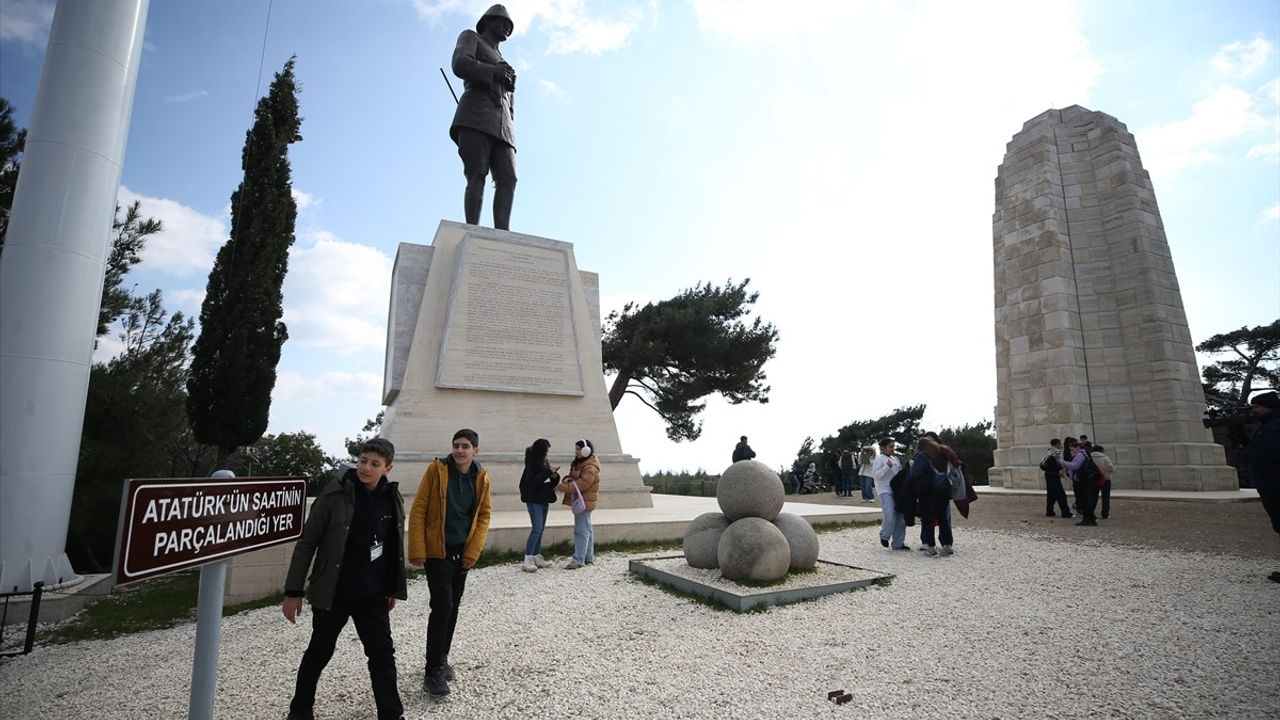 Şırnaklı Öğrenciler Çanakkale Şehitliklerini Ziyaret Etti