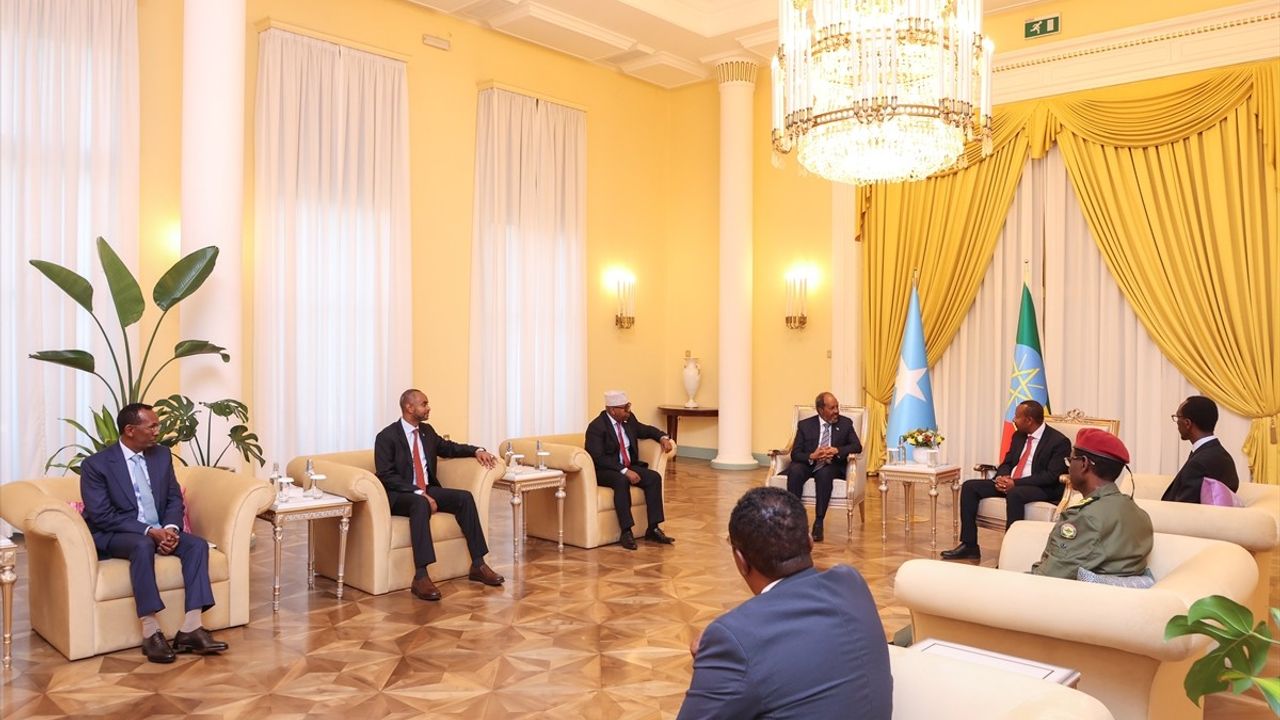 Somali ve Etiyopya Liderleri Addis Ababa'da Bir Araya Geldi