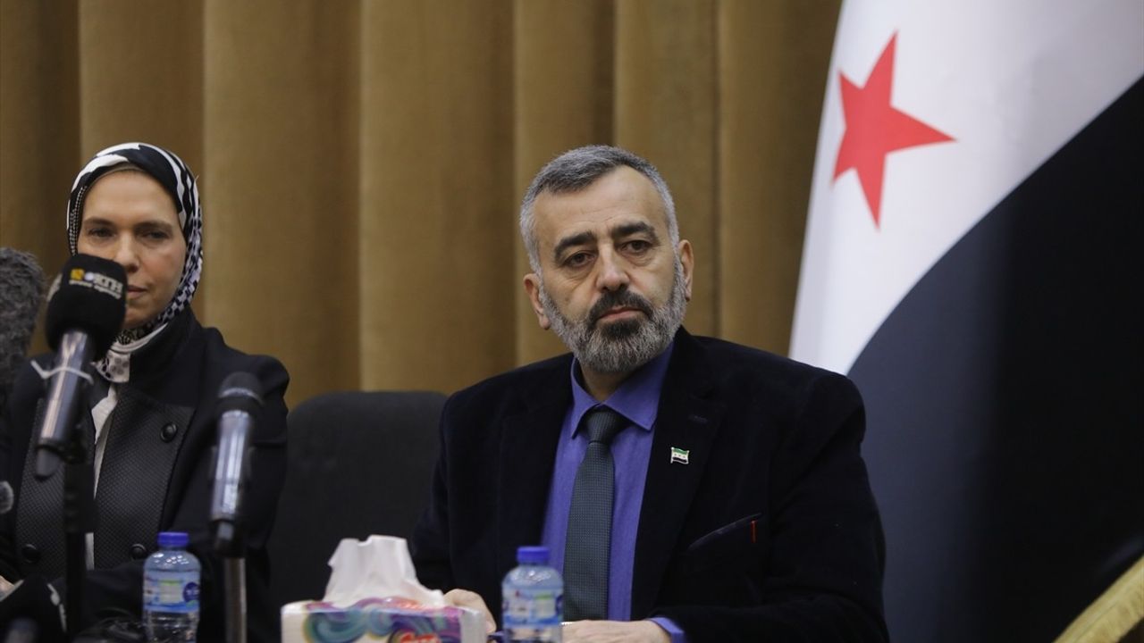 Suriye'de Ulusal Diyalog Konferansı Hazırlıkları Başladı