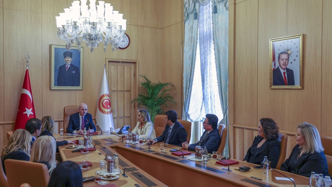 TBMM Başkanı Kurtulmuş, Antalya İş Kadınları Derneği'ni Ağırladı