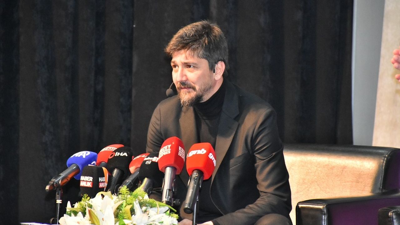 Tolga Zengin'den Uğurcan Çakır'a Övgü: 'Her Takımda Oynar'