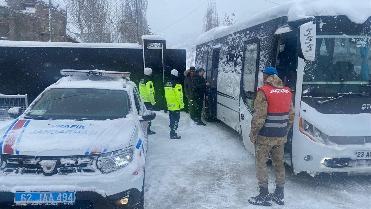 Tunceli'de Kar Manevraları Başarıyla Sonuçlandı