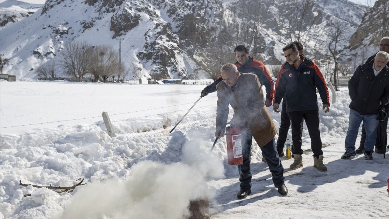 Tunceli'de Konteyner Kentlerde Yangın Güvenliği Eğitimi Gerçekleştirildi