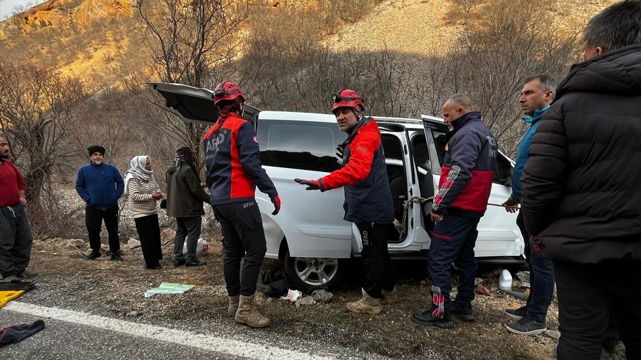 Tunceli'de Trafik Kazası: 1 Ölü, 6 Yaralı