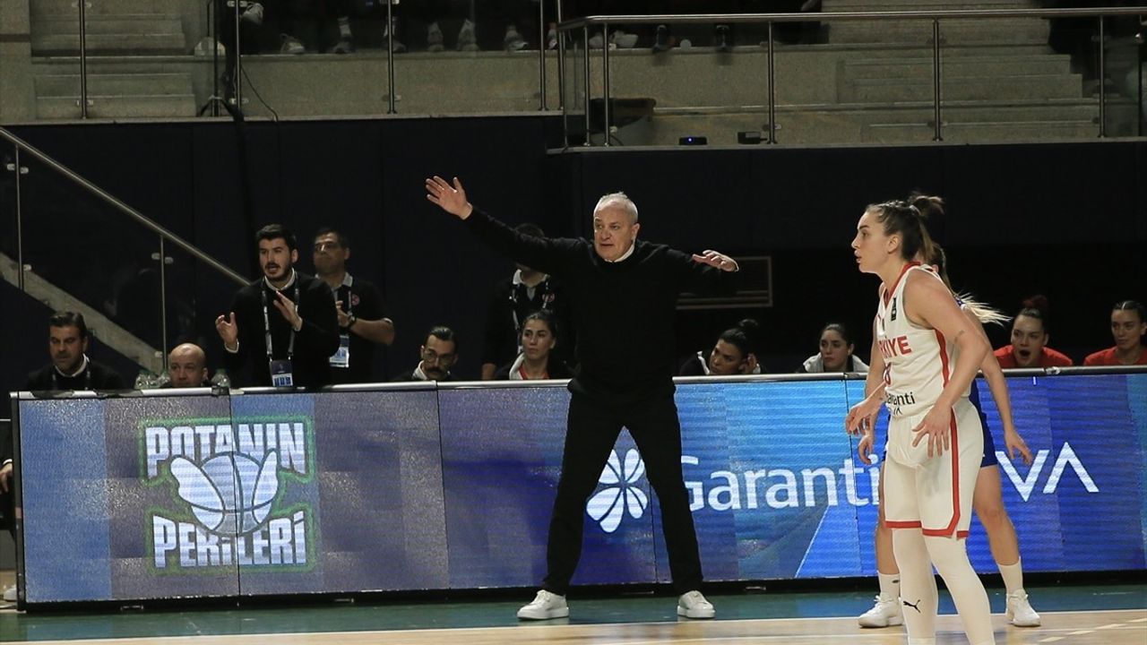 Türkiye A Milli Kadın Basketbol Takımı İzlanda'yı Yendi