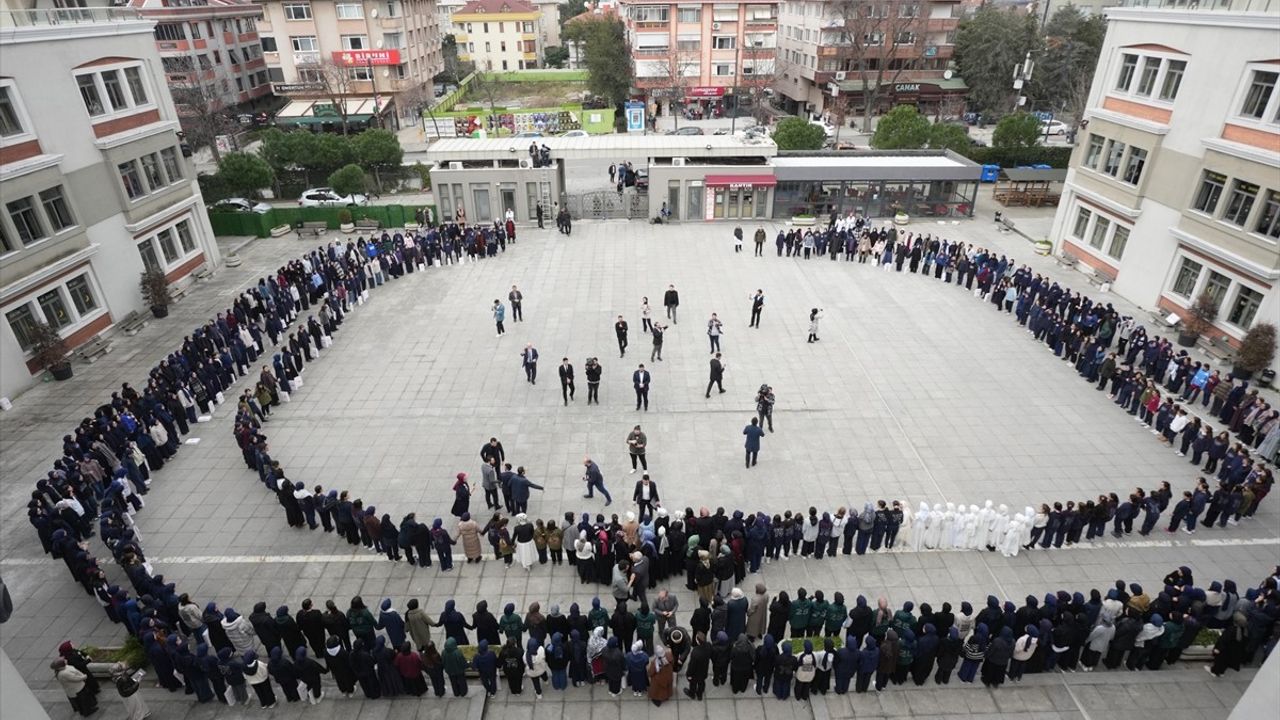 Türkiye'nin Demokrasi Süreci ve 28 Şubat Paneli İstanbul'da Gerçekleştirildi