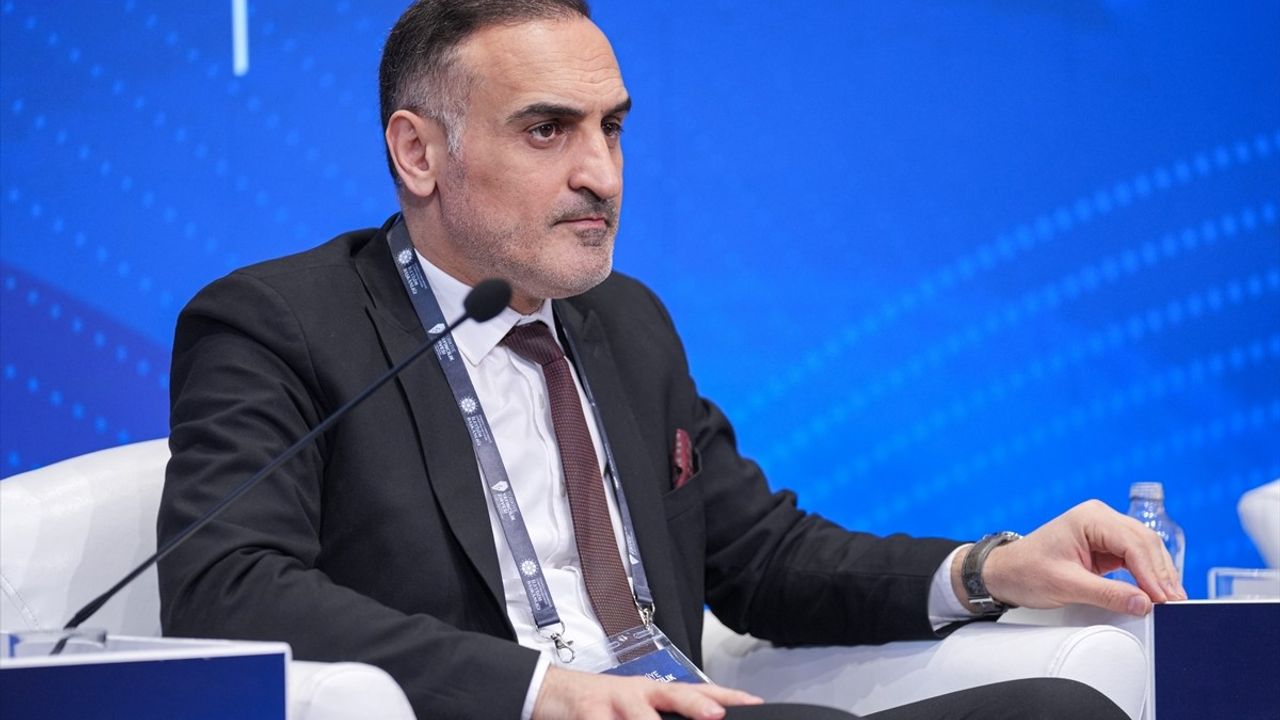 Türkiye Yayıncılık Zirvesi'nde Matbuat Dünyası Tartışıldı