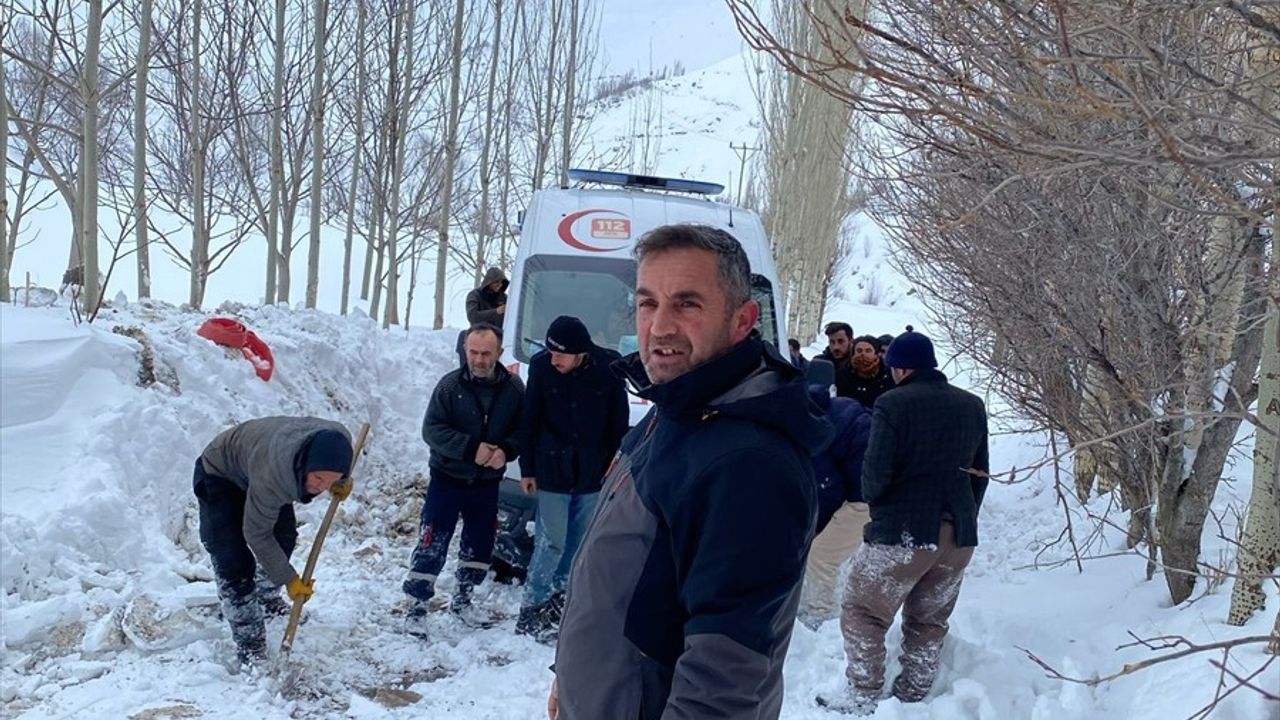 Van'da Kar Engeline Rağmen Hasta Kurtarıldı