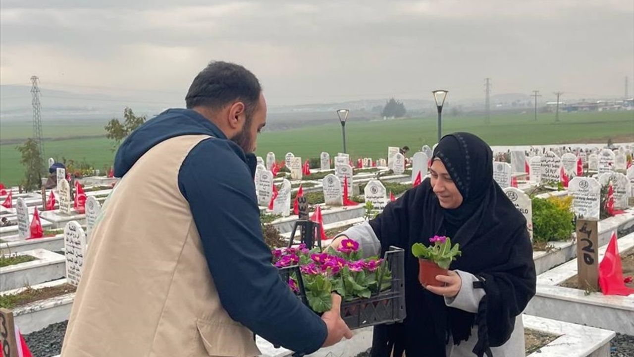 Yeryüzü Çocukları Derneği, Hatay’da Deprem Anma Etkinliği Düzenledi