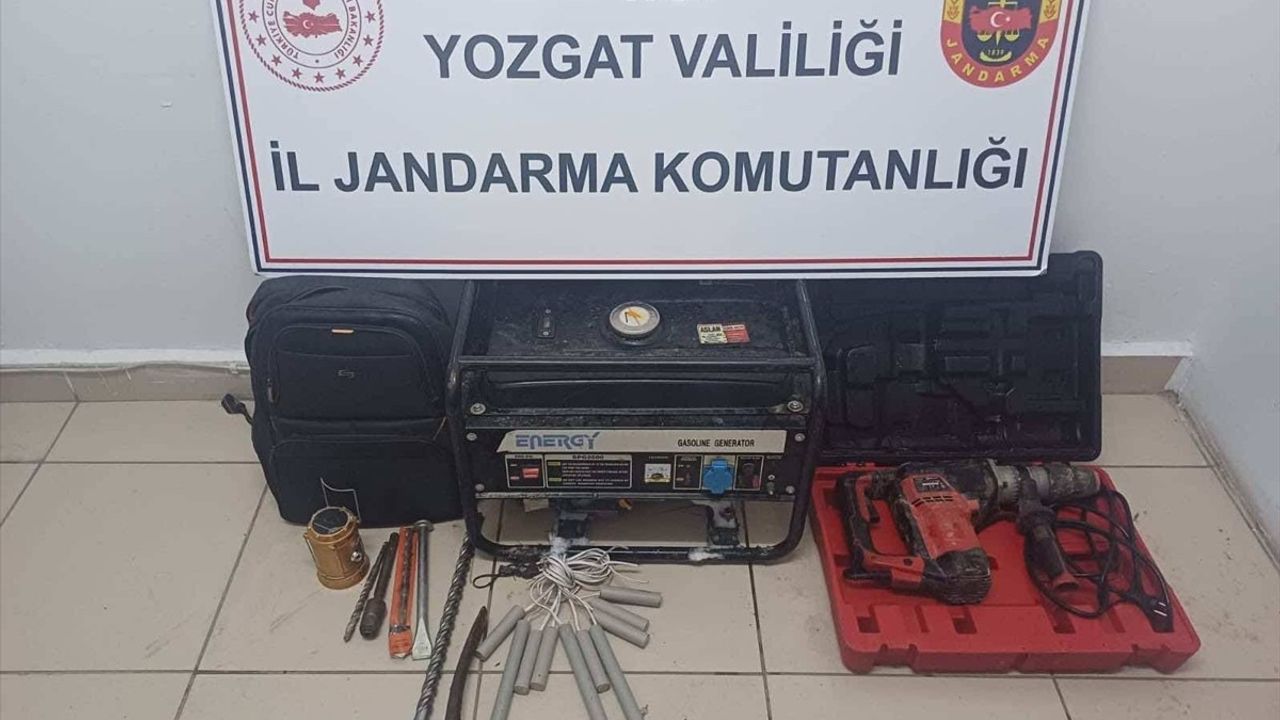 Yozgat'ta Kaçak Kazı Operasyonu: 3 Şüpheli Suçüstü Yakalandı