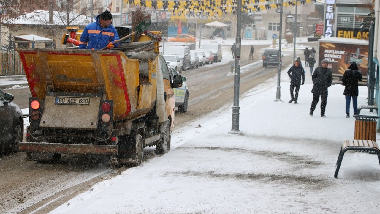 Yozgat'ta Kar Yağışı Hayatı Olumsuz Etkiliyor