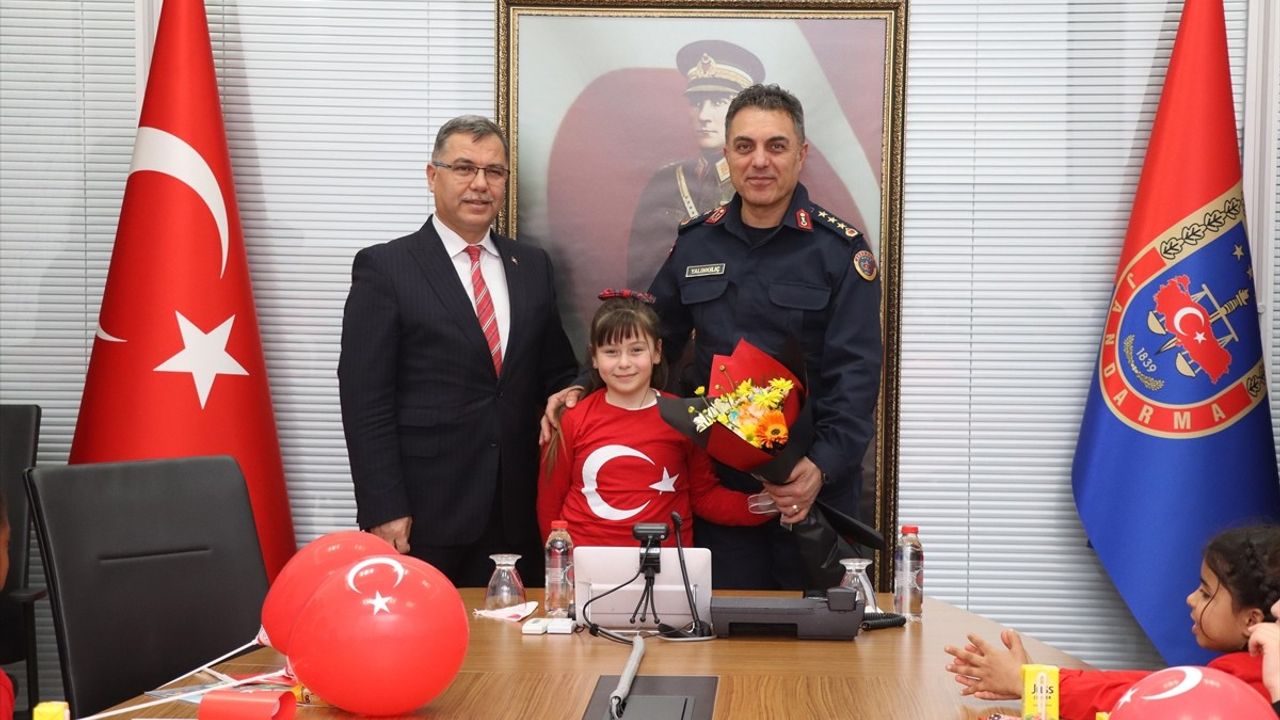 Yozgat'ta Öğrencilerden Askerlere Anlamlı Hediye