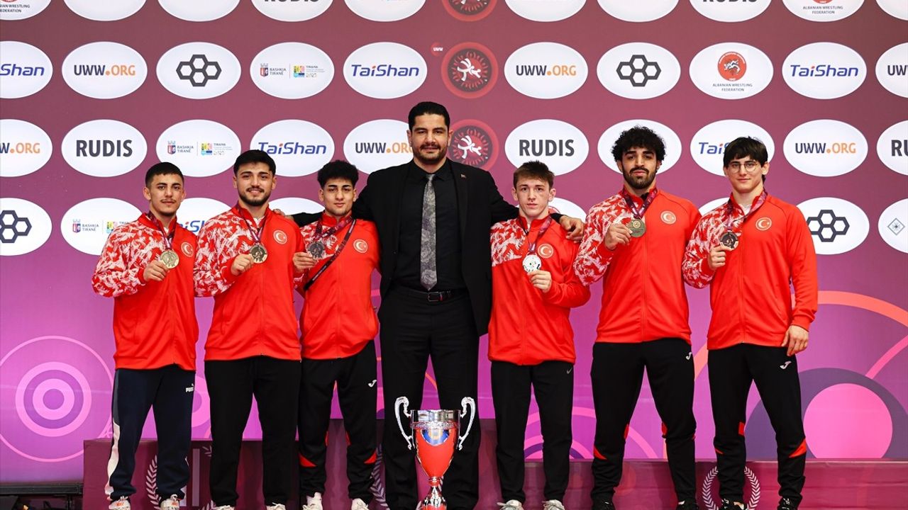 23 Yaş Altı Avrupa Güreş Şampiyonası'nda Bronz Madalya Sevinci